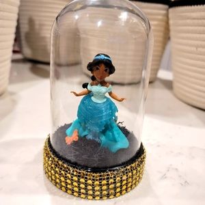 Disney Colectible Doll Princess Royal Schimmer Jasmine Aladdin in the globe